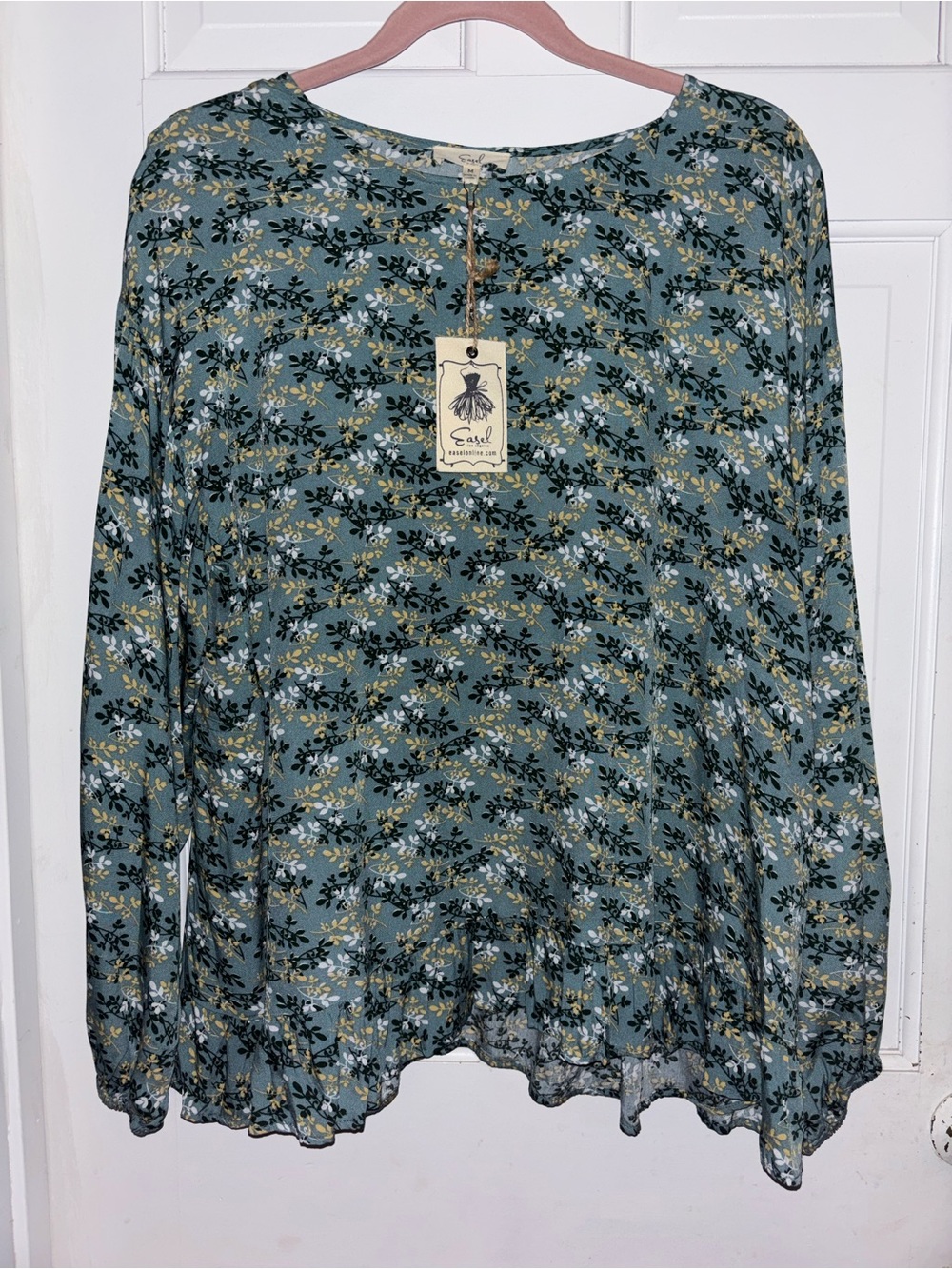 NWT Easel boho floral top